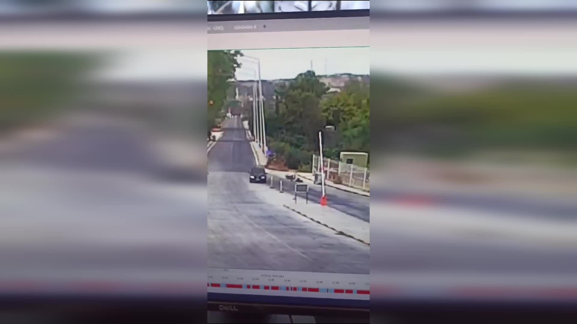 Edirne Valiliği: Bir sürücüyü yaralayıp polise kesici aletle saldıran Yunan sürücü bacağından vurularak etkisiz hale getirildi