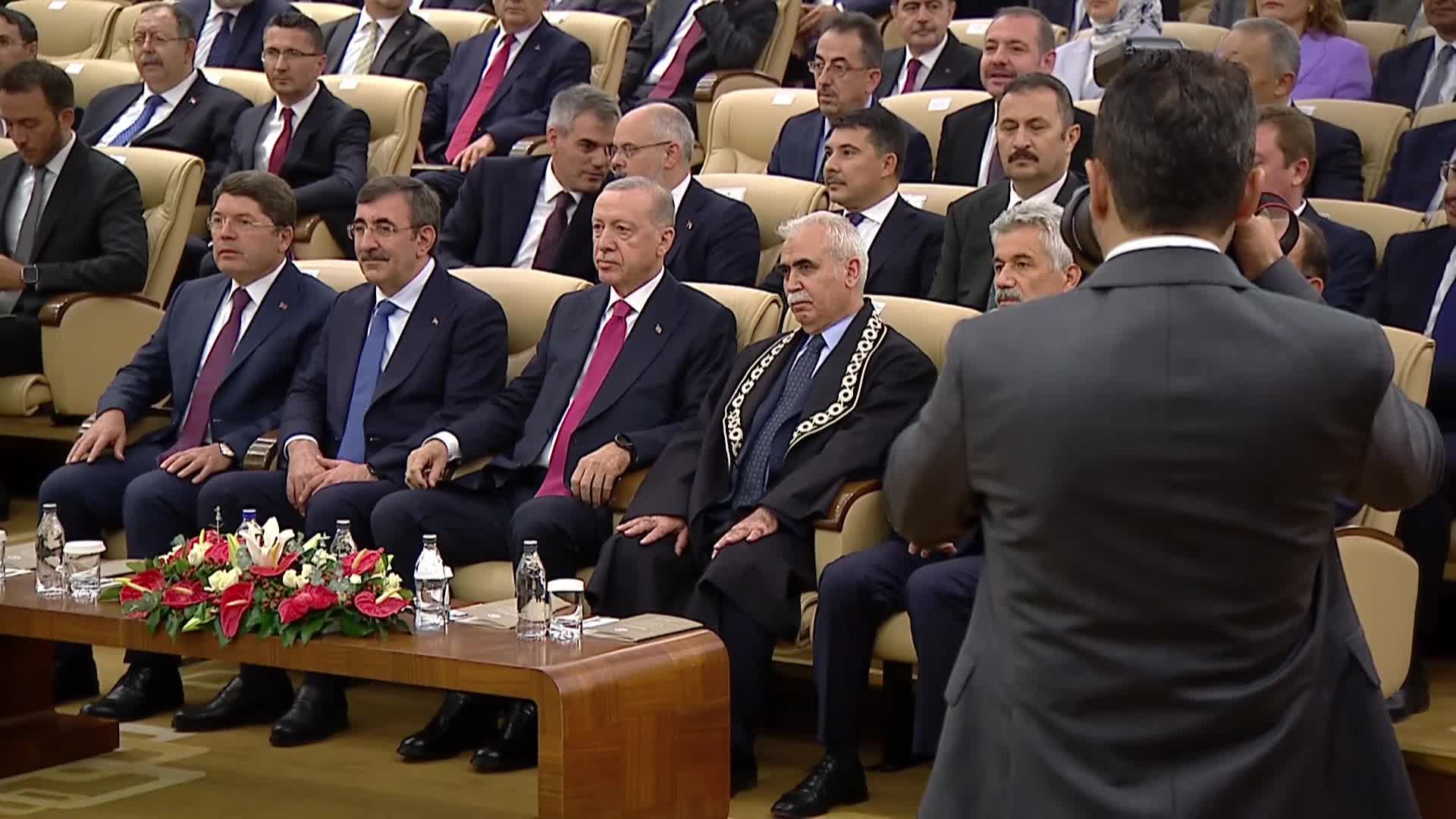 AYM'de Metin Kıratlı için yemin töreni...Başkan Özkaya'dan hakim ve savcılara; Hiçbir zaman adaleti kendi keyfi arzularınıza uydurmaya kalkışmayın
