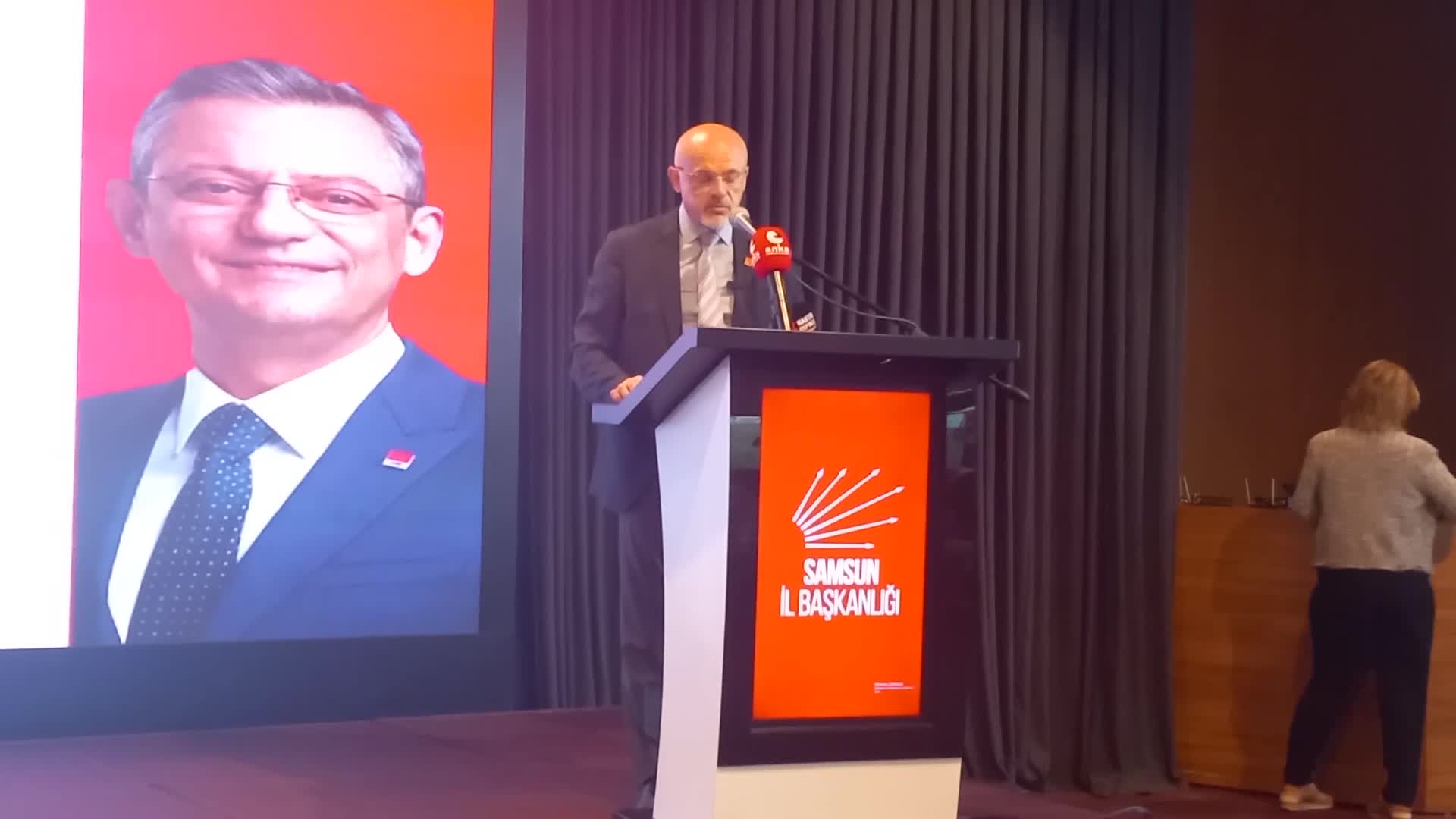 CHP Samsun İl Başkanlığı'nın Tarım Politikaları Paneli'nde konuşan üretici: "Bir Dilan Polat kadar konuşulmuyoruz"
