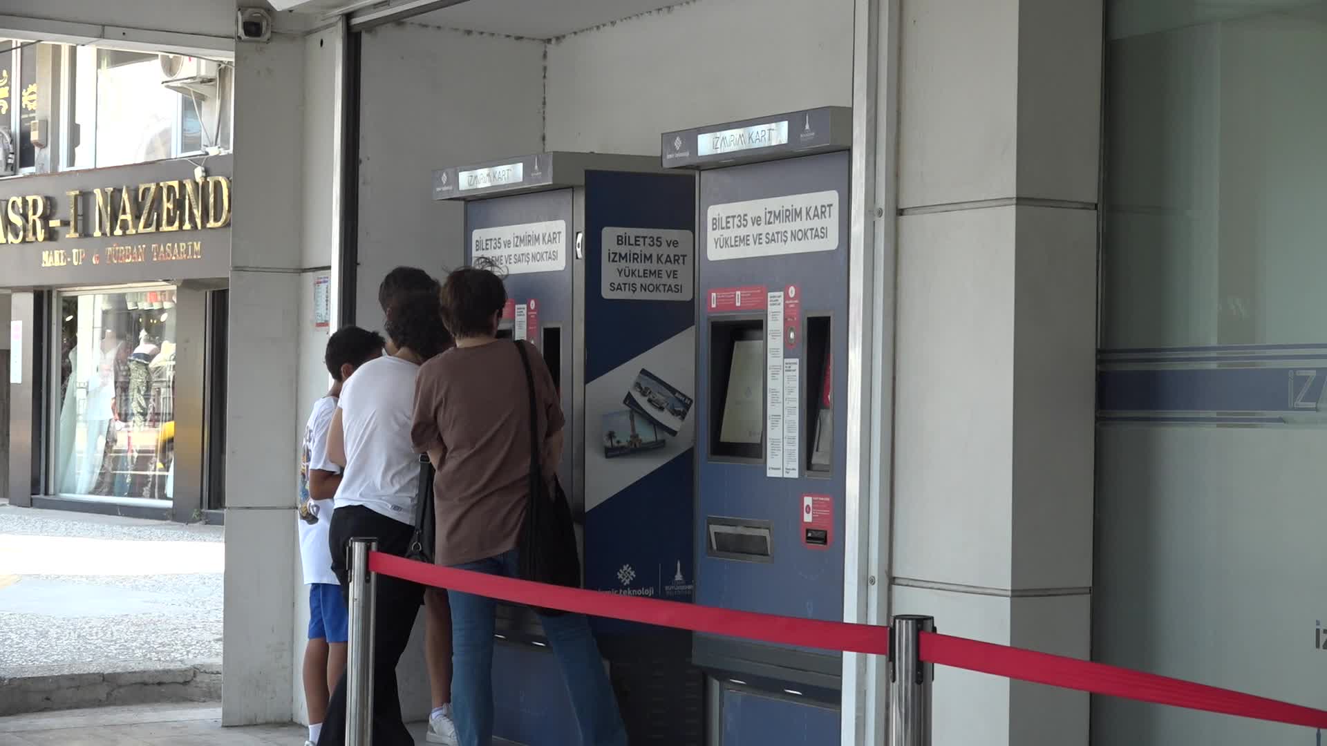 İzmir Büyükşehir Belediyesi'nden öğrencilere “Dijital İzmirim Kart” kolaylığı