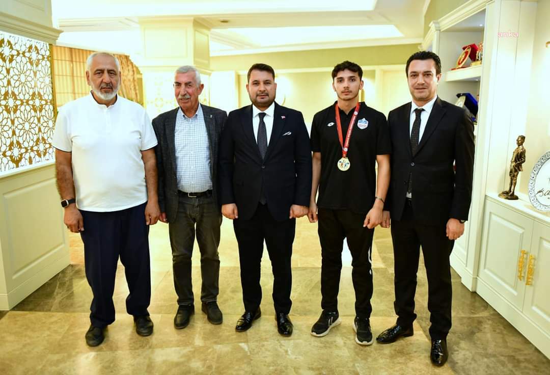 Kahramankazan Belediyesporlu halterci Ergün altın madalya kazandı