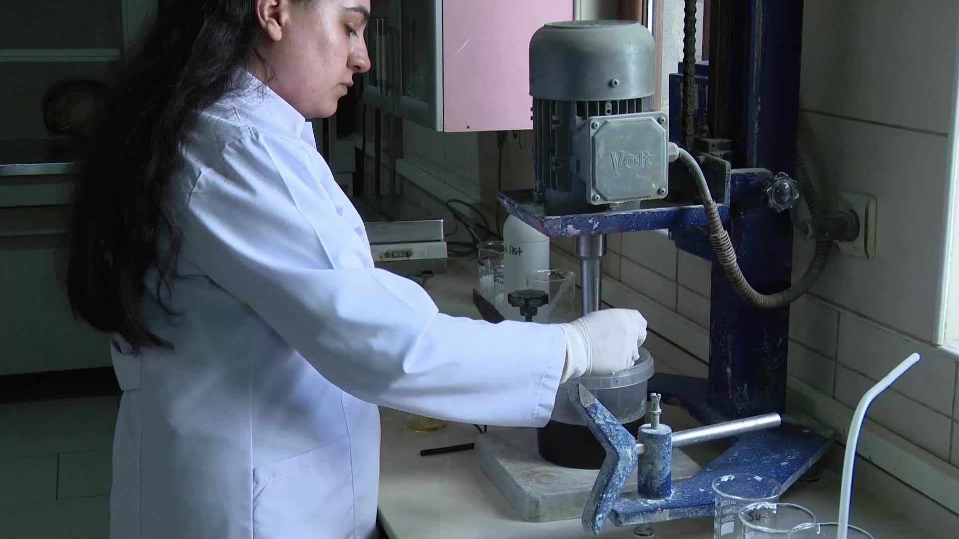 Ankara Büyükşehir’in ürettiği organik sıvı gübreler maliyeti düşürürken verimi artırdı... 1 litre sıvı gübre 16-18 liradan çiftçiye ulaştırılıyor
