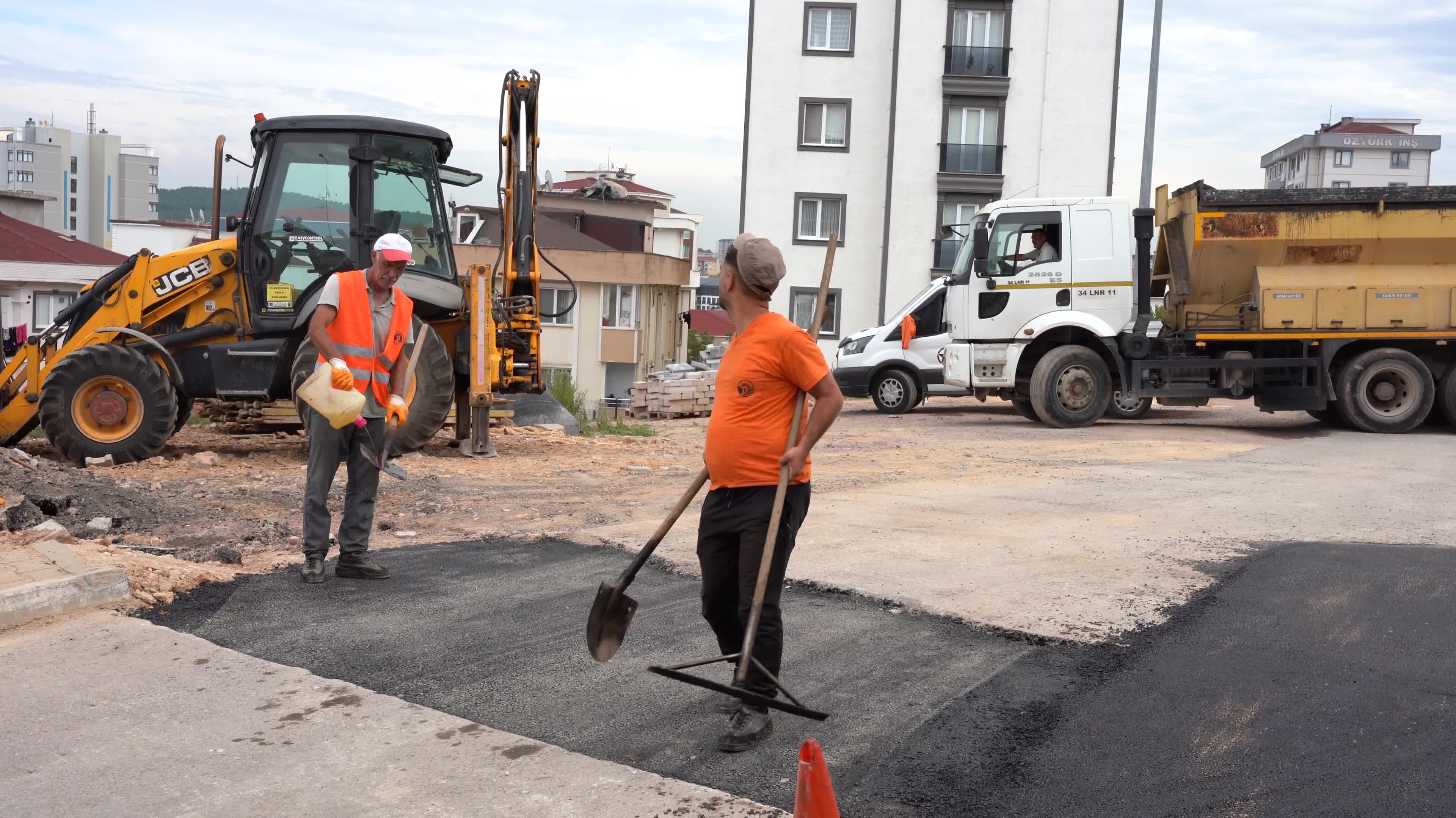 Tuzla Belediyesi bir haftada 130 ton asfalt serdi