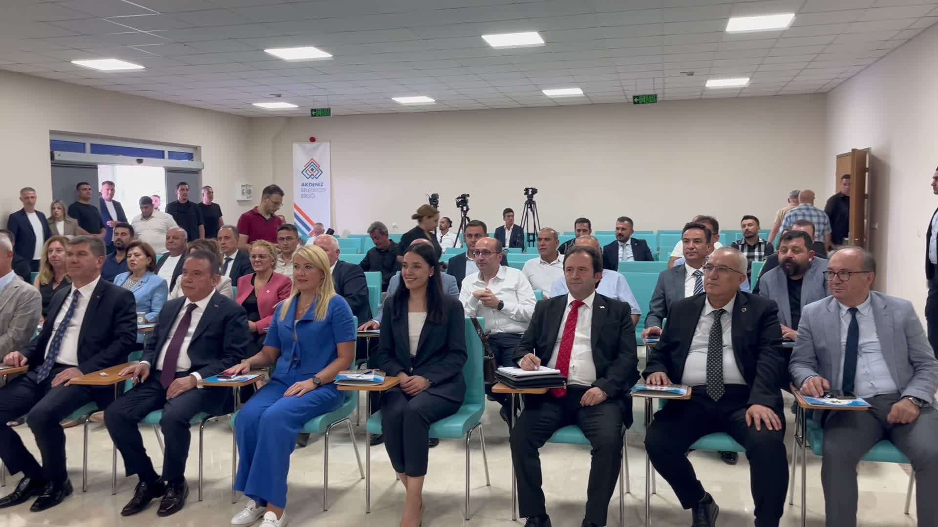 Akdeniz Belediyeler Birliği istişare toplantısı Burdur’da yapıldı: "Kimseyi ötekileştirmeden çalışacağız"