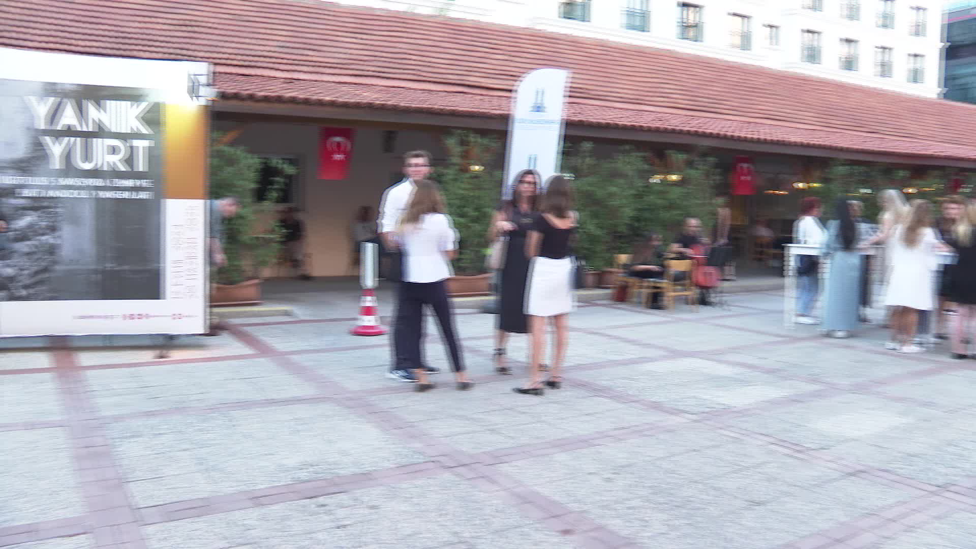 Büyük İzmir yangınına odaklanan 'Yanık Yurt Sergisi' APİKAM’da açıldı