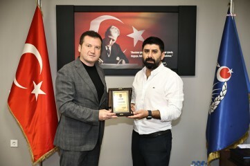 Silivri Belediye Başkanı Bora Balcıoğlu, Türk Kızılayı’nı ziyaret etti