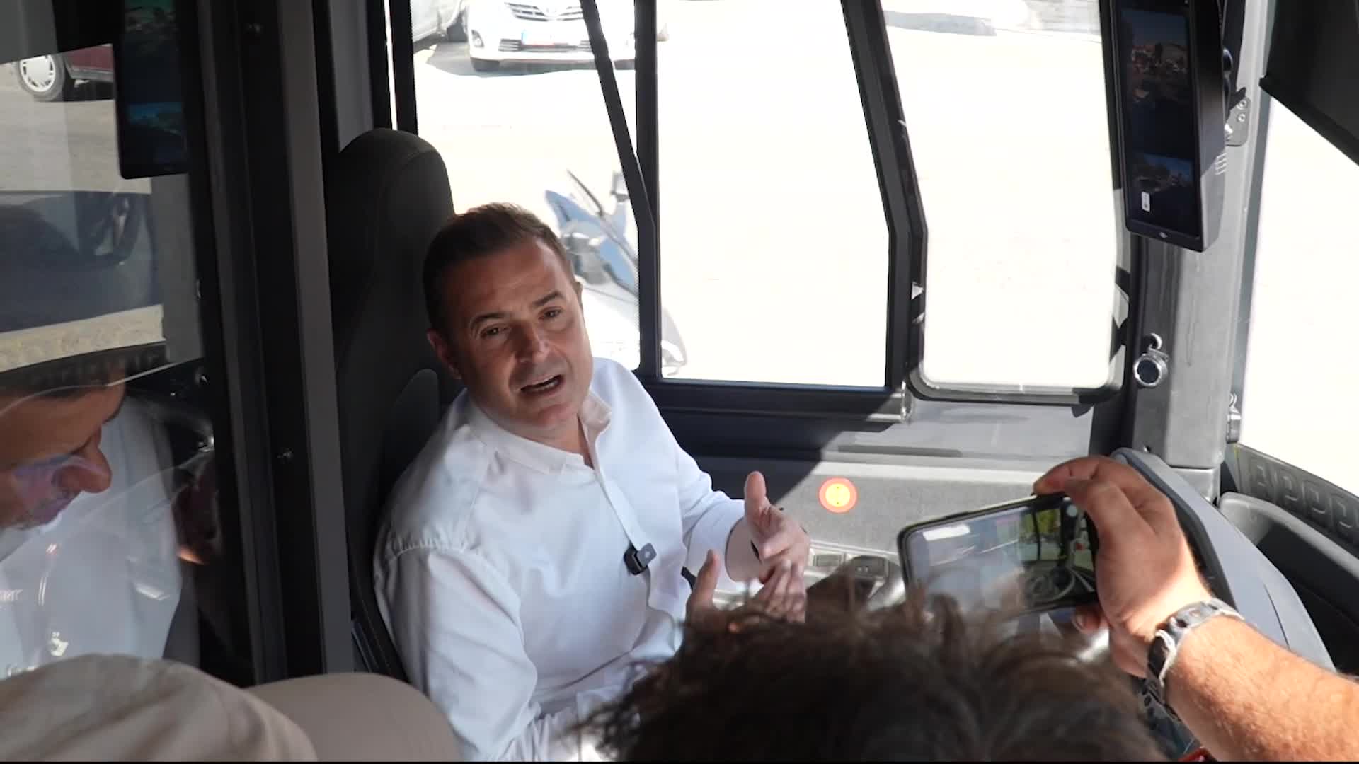 Balıkesir Büyükşehir Belediye Başkanı Akın: “Çevreci ve konforlu otobüslerle ulaşımı kolaylaştıracağız”
