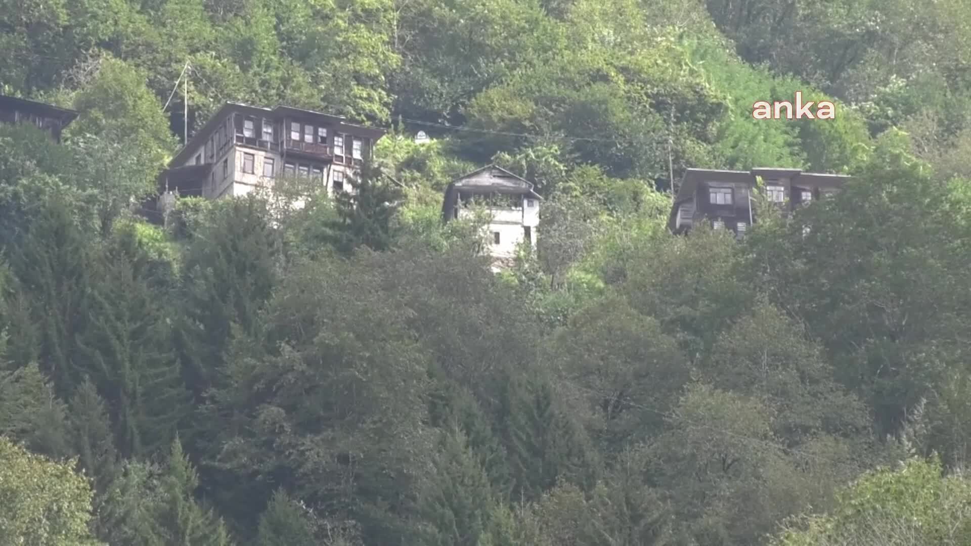 Çamlıhemşin halkı, kendi imkanlarıyla yaptırdıkları Taş Mektep'in Milli Eğitim Bakanlığı'na tahsisine tepki gösterdi