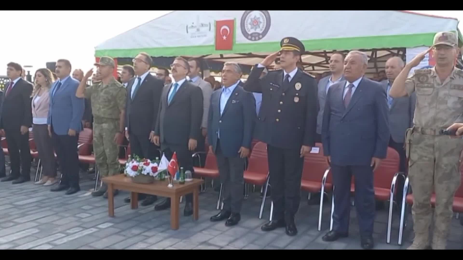 Iğdır'da 13 şehit polis anısına dikilen anıt törenle açıldı