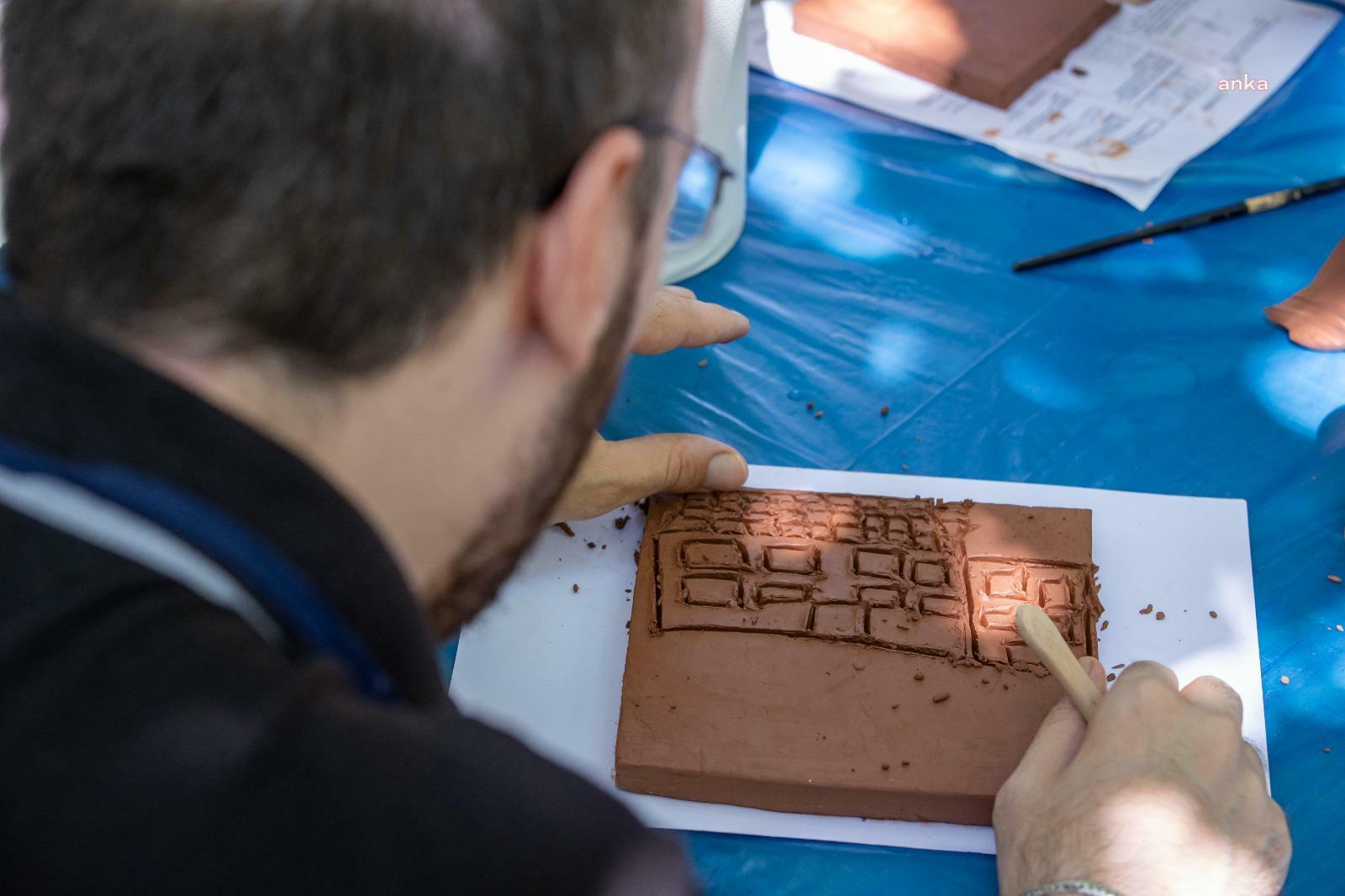 İzmir Sanat Köprüsü Projesi'yle çamura “iyilikle” şekil verdiler