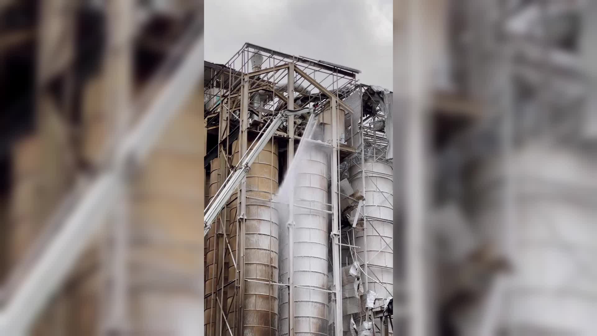 Sakarya'da makarna fabrikasındaki patlama... Büyükşehir Belediye Başkanı Alemdar: "İtfaiye ekiplerimiz tüm imkanlarıyla bölgede müdahalelerini sürdürüyor"
