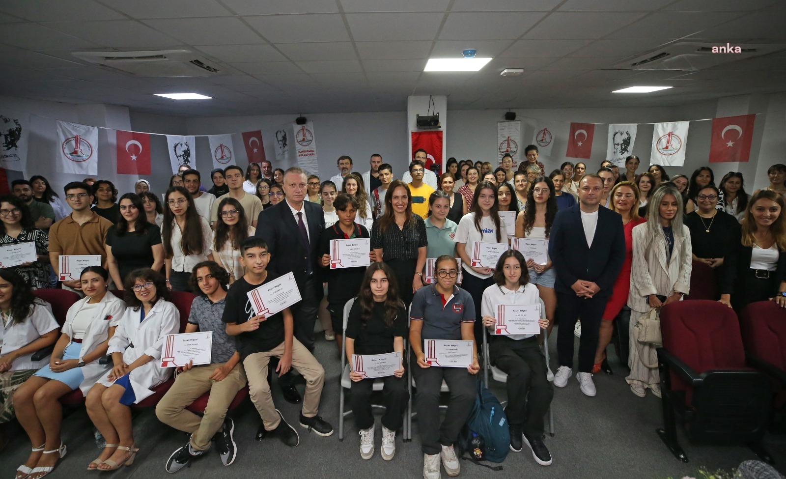 Üniversite öğrencilerine burs desteğinin sağlandığı "Karşıyaka’nın Filizleri" projesi, 10'uncu yılında