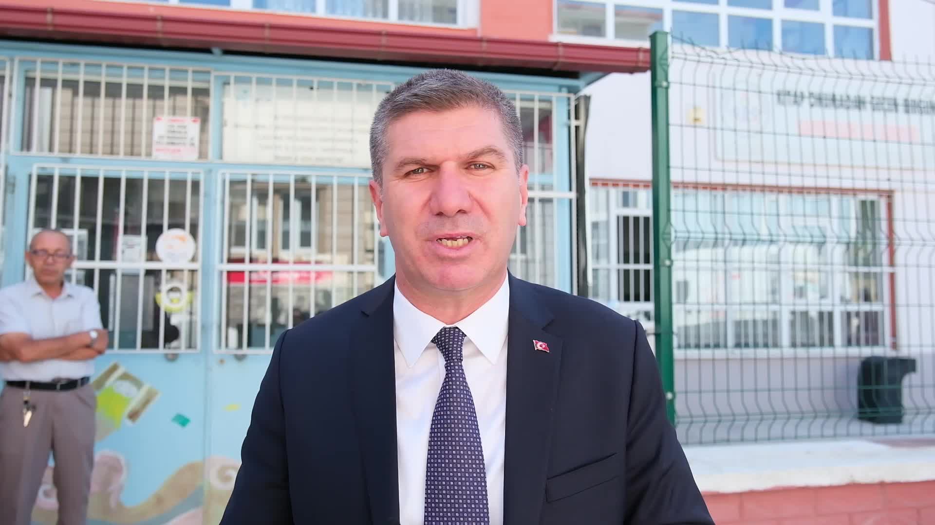 Burdur Belediyesi'nden 1'inci sınıfa başlayan öğrencilere kırtasiye seti