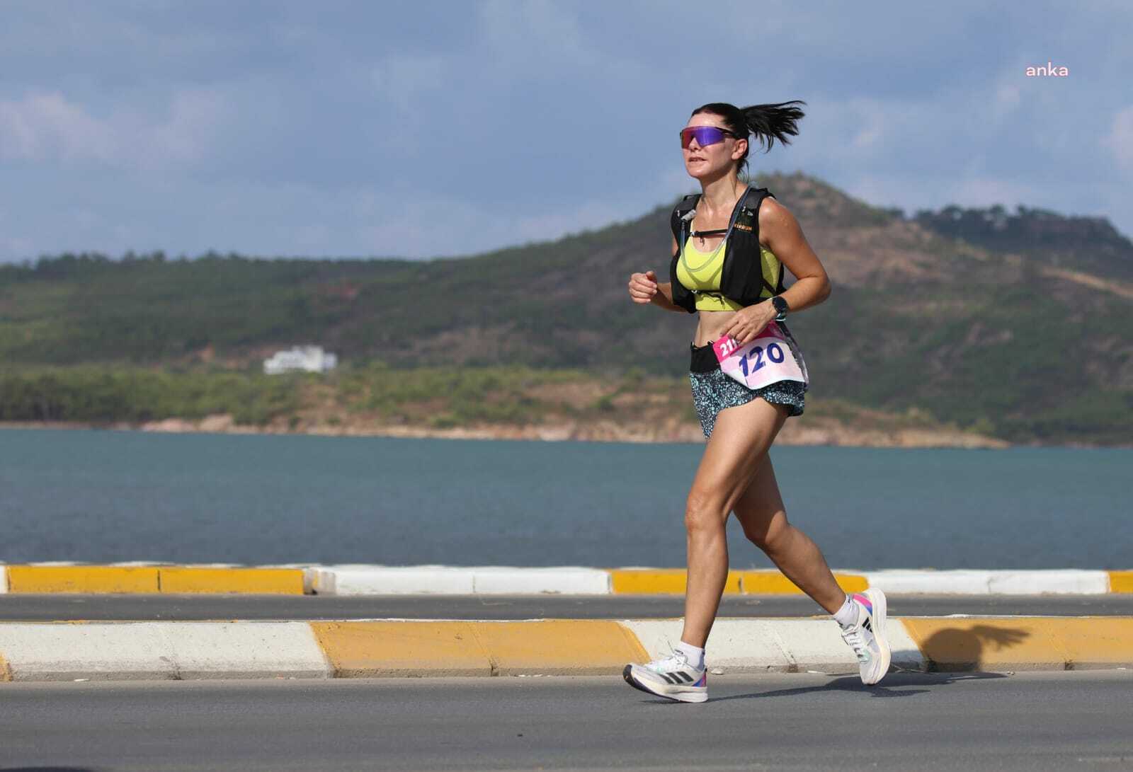 Uluslararası Ayvalık Kurtuluş Yarı Maratonu koşuldu