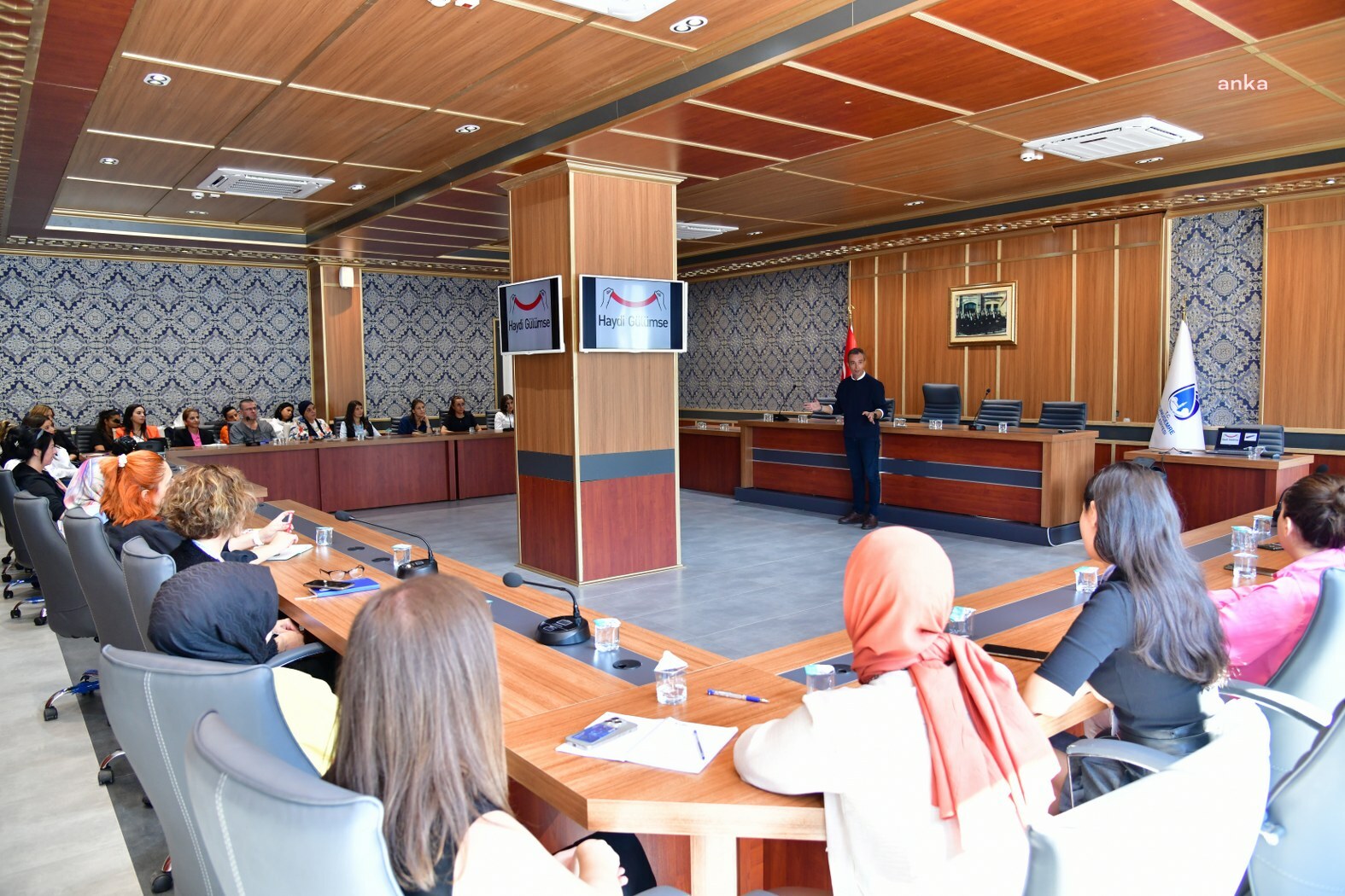 Yunusemre Belediyesi'nden personeline iletişim eğitimi