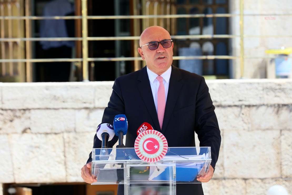 CHP'li Tanal'dan okulların temizliği için uygulamaya konulan İşgücü Uyum Programı'na tepki: Kahrolmamak elde değil