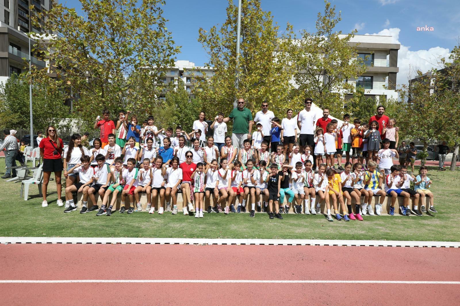Karşıyakalı çocuklar atletizm şenliğinde buluştu