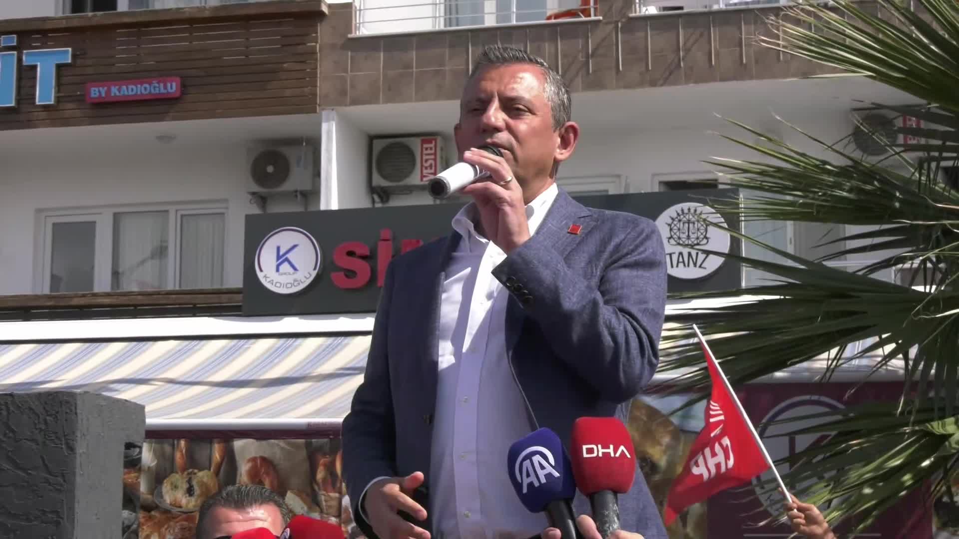 Özgür Özel, Avşa'da: CHP olarak bundan sonra hepinizin yüzünü güldüreceğiz