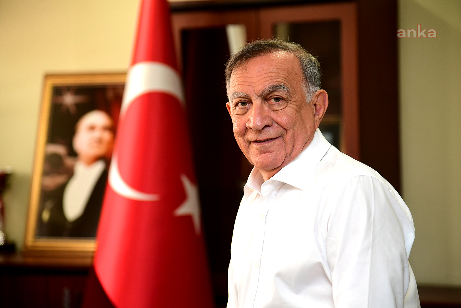 SEYHAN BELEDİYE BAŞKANI AKAY: "ONLAR CUMHURİYETİ KURDU, BİZLER DEĞER KATIYORUZ"