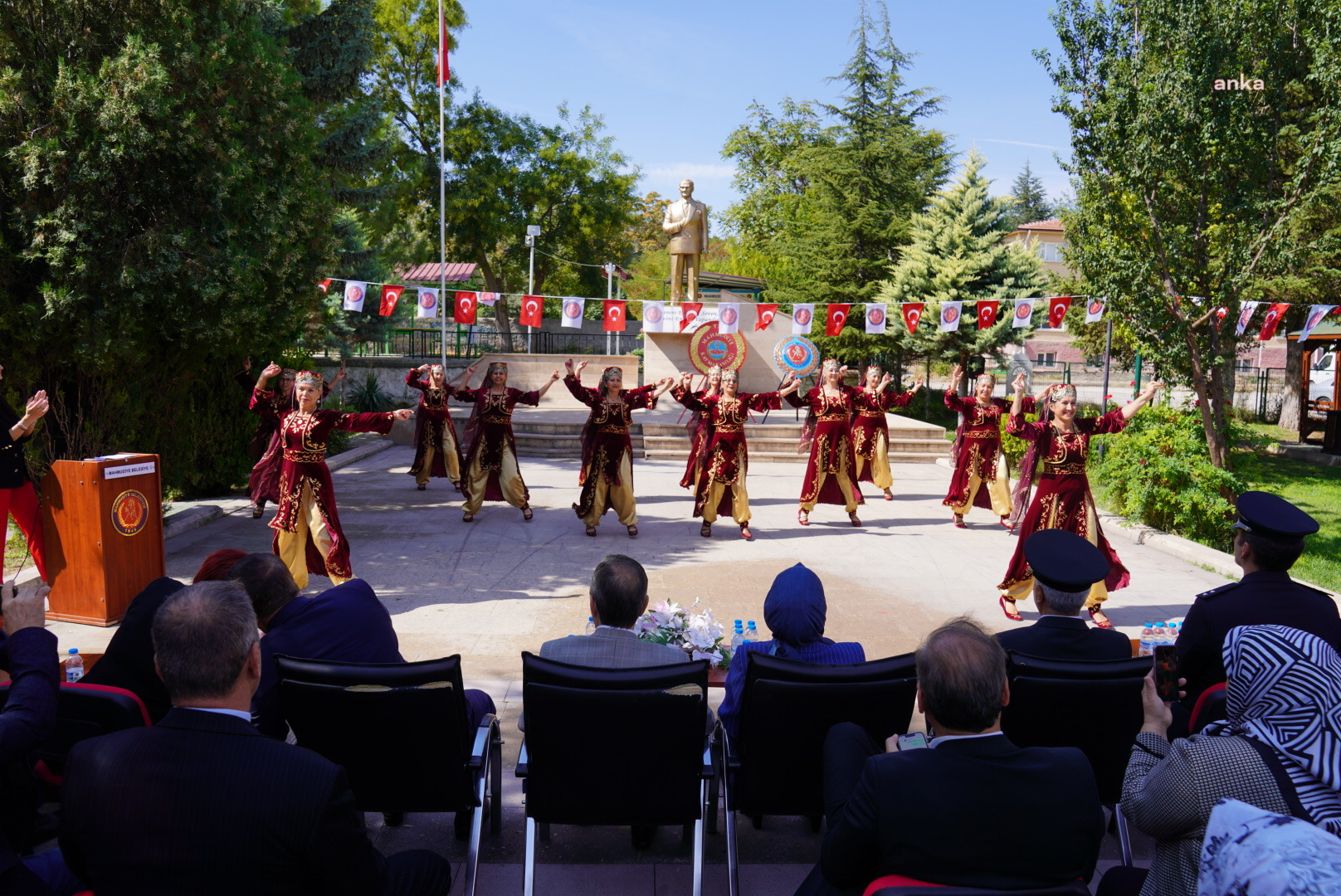 Tepebaşı Belediye Başkanı Ataç, Mahmudiye’nin 'Kurtuluş Günü' etkinliklerine katıldı