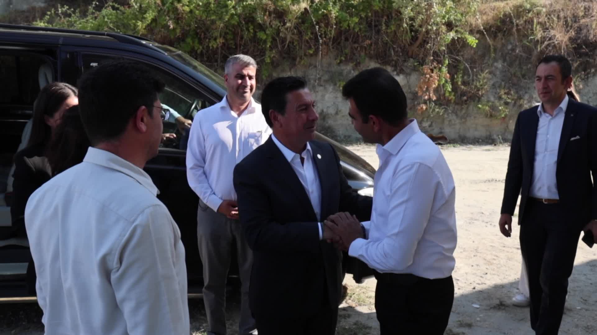 Muğla Büyükşehir Belediye Başkanı Aras, Menteşe'de vatandaşlar ile bir araya geldi
