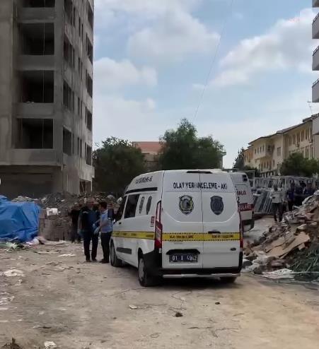 Adana’da vincin kovası işçilerin üzerine düştü: 2 ölü