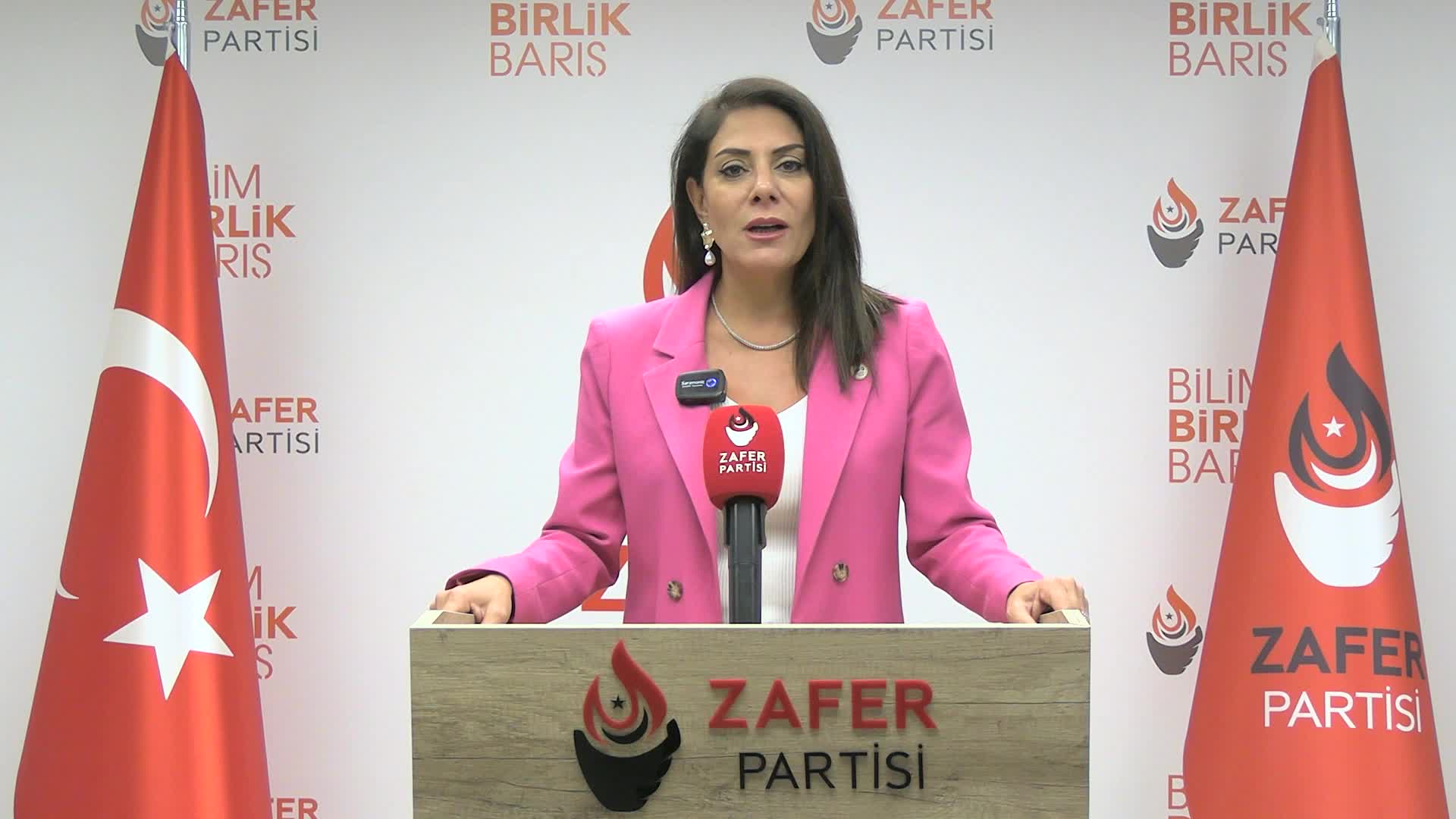 Zafer Partili Aslan, sanal kumar bağımlılığına karşı aileleri uyardı: “Yaklaşan toplumsal felakete dur demeliyiz”