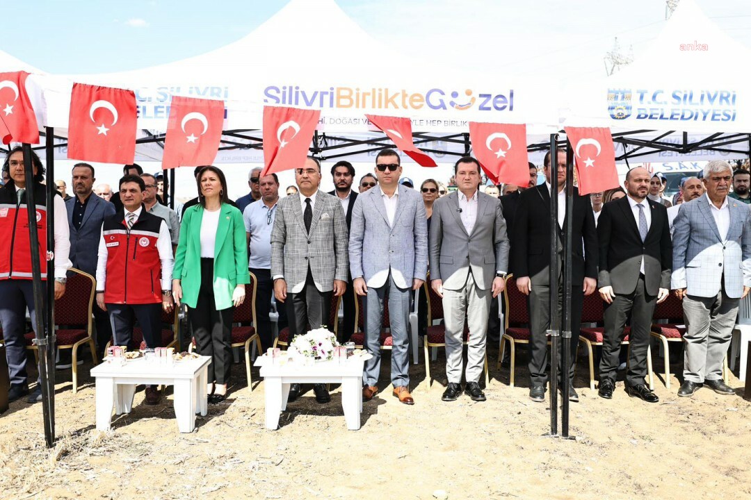 Silivri'de kanola tohumu dağıtımı programı kapsamında 570 torba kanola dağıtıldı