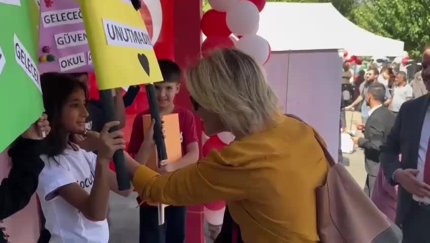Adıyaman’da ikinci anaokulunu açan Gülben Ergen, hem Adıyaman hem Narin için anaokulu sözü verdi