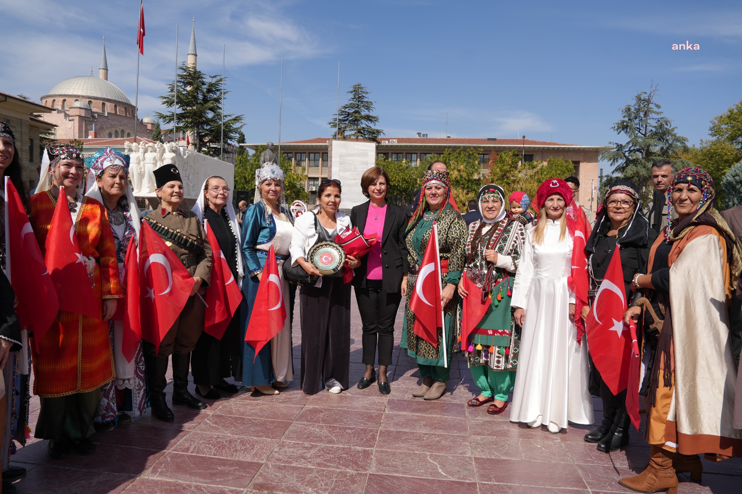 Eskişehir Büyükşehir Belediye Başkanı Ünlüce’den, Esnaf ve Sanatkârlar Odaları Birliği’ne ziyaret
