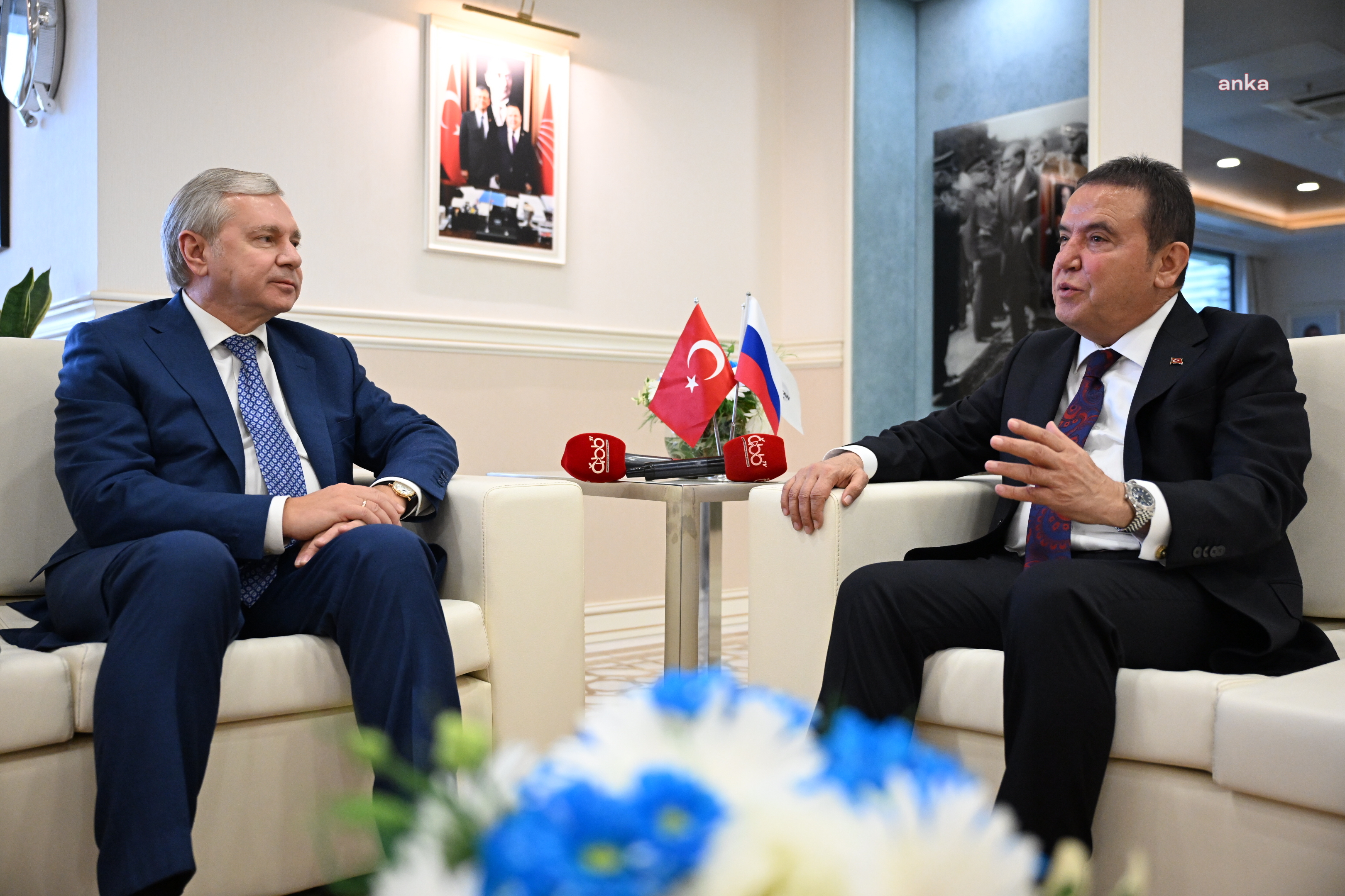 Moskova Hükümet Bakanı, Antalya Büyükşehir Belediye Başkanı Böcek’i ziyaret etti