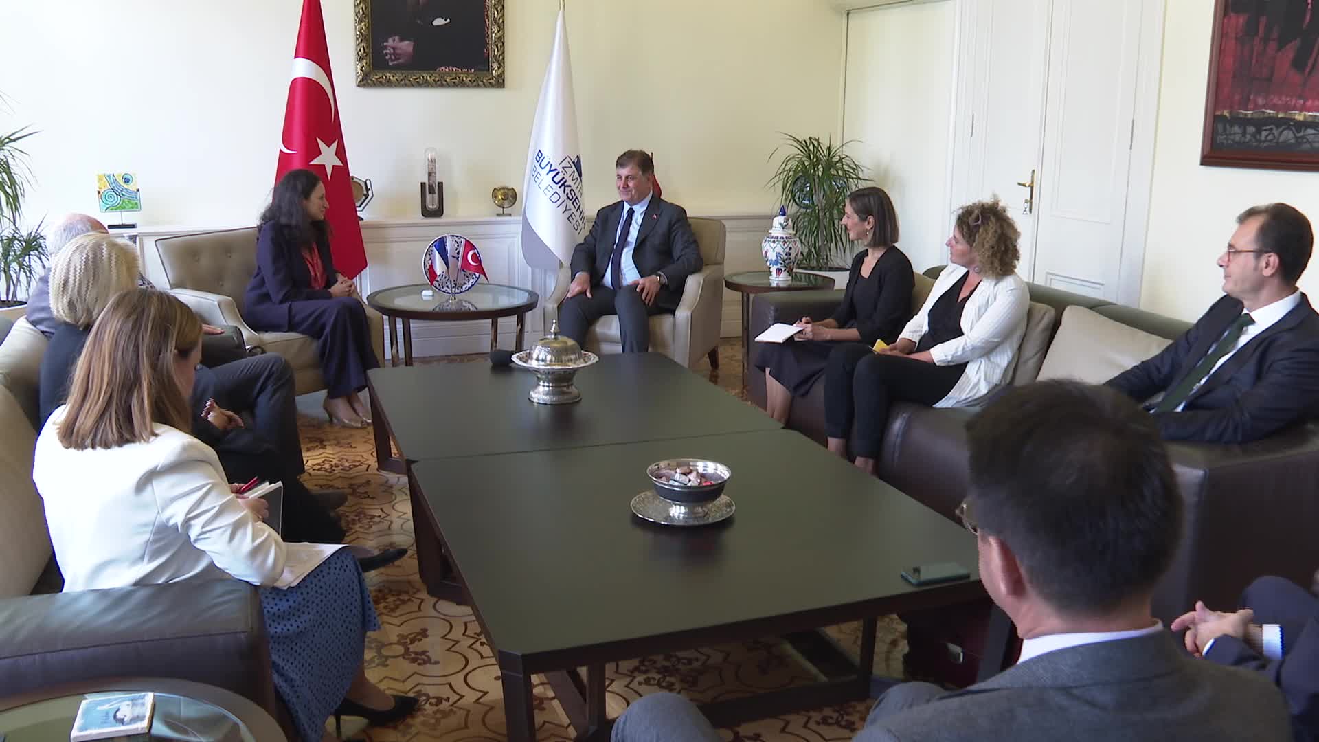 Fransa Başkonsolosu Fanton’dan İzmir Büyükşehir Belediye Başkanı Tugay’a ziyaret