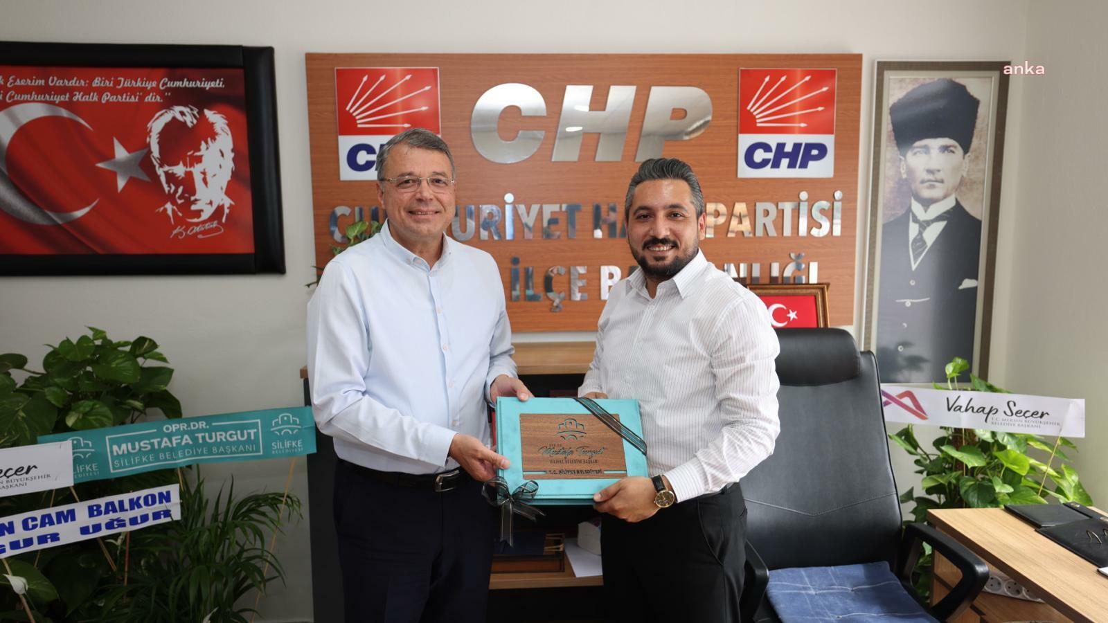 Silifke Belediye Başkanı Turgut'tan CHP İlçe Başkanlığı'na ziyaret