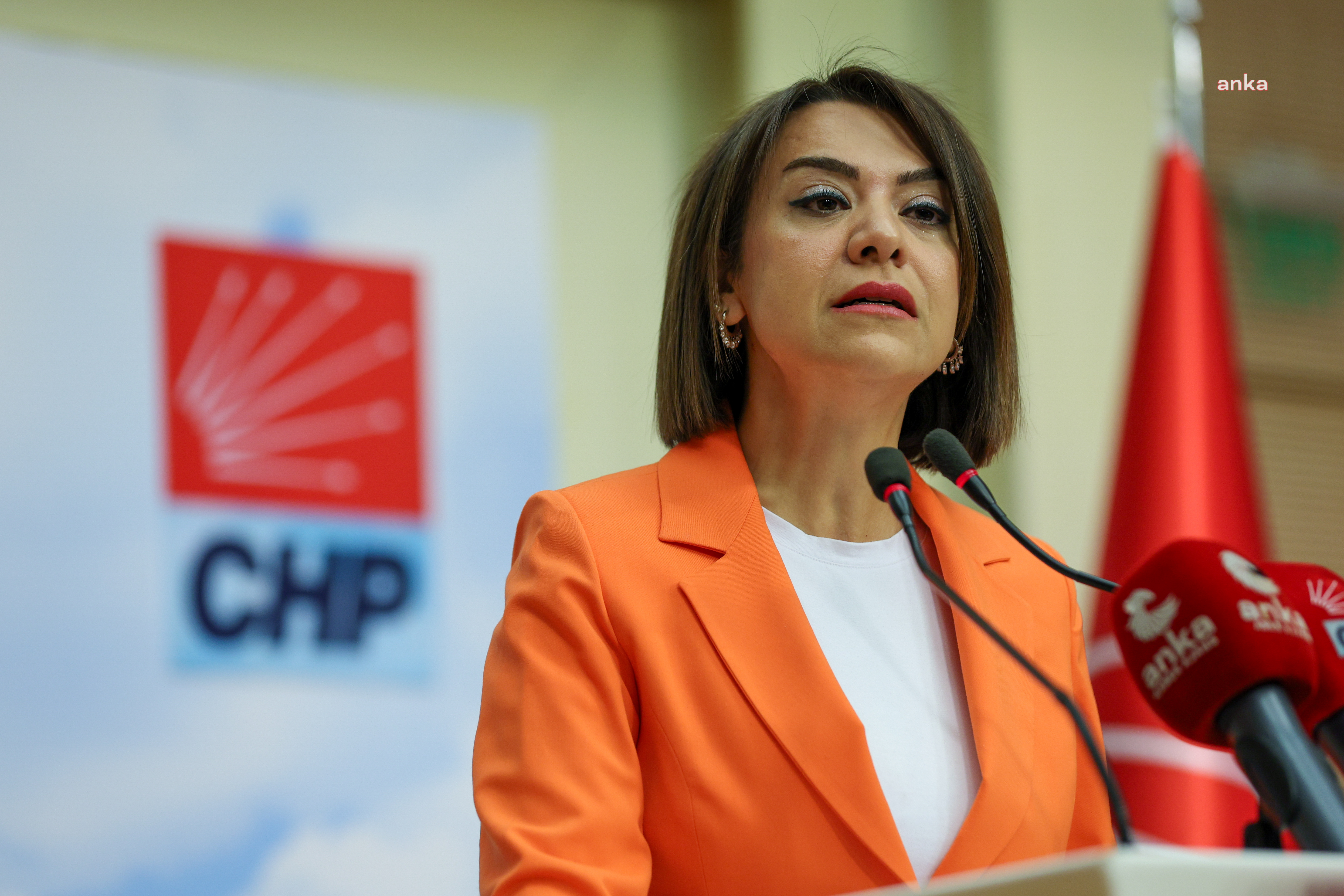 Gamze Taşcıer: “Okullarda istihdam edecekleri 30 bin kişiyi asgari ücretin altında kalan ‘cep harçlığı’yla çalıştırmak insafsızlıktır”
