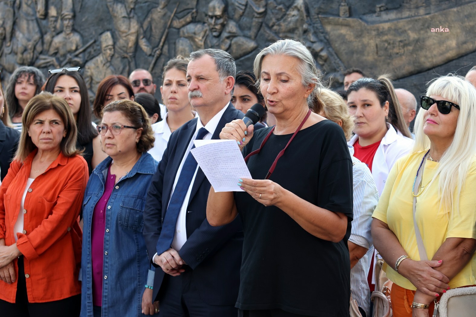 Yunusemre Kent Konseyi Kadın Meclisi Başkanı Özata: "Artık kadın cinayetleri son bulmalı"
