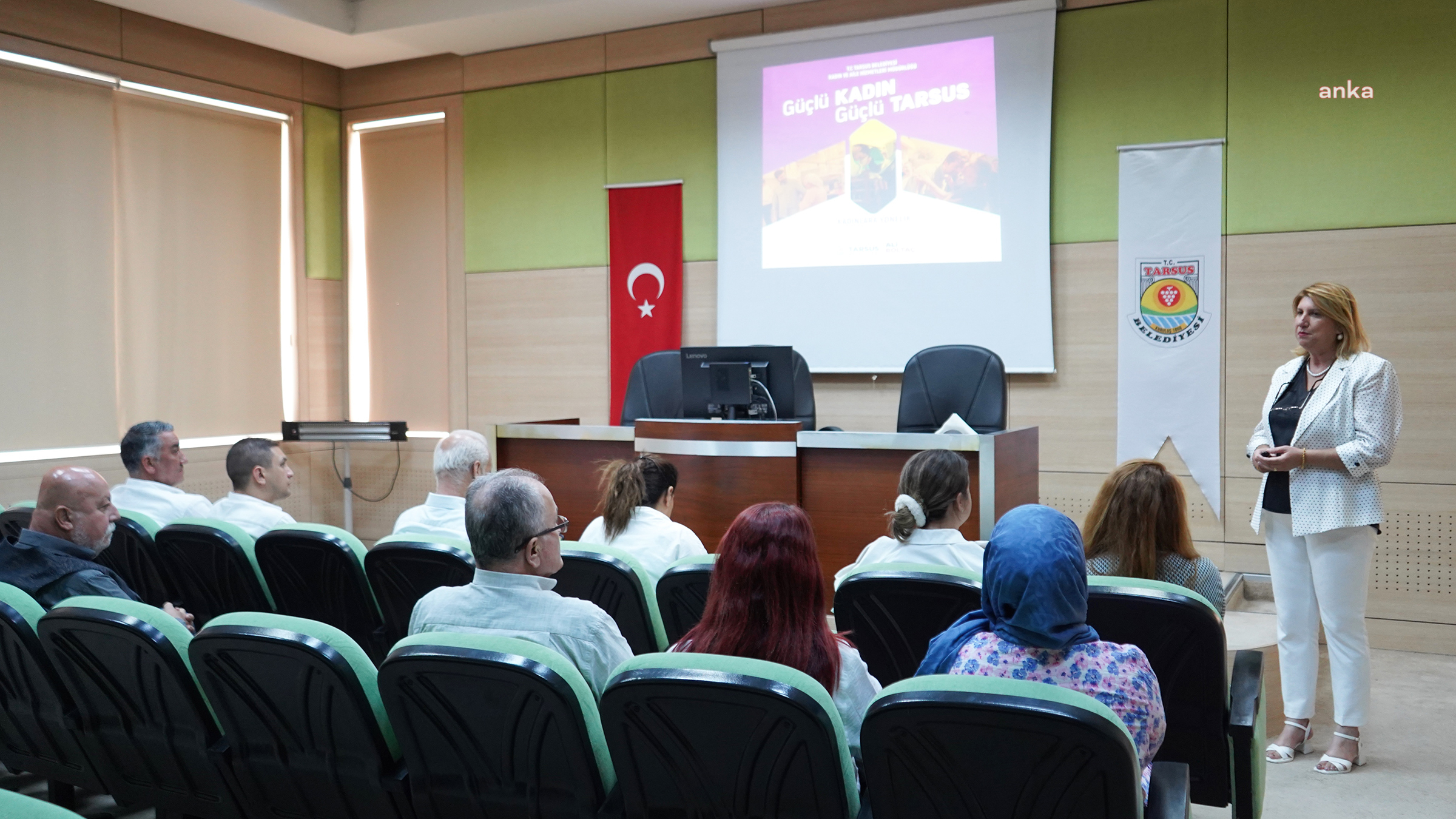 Tarsus Belediyesi'nden meclis üyelerine kadına yönelik şiddetle mücadele toplantısı