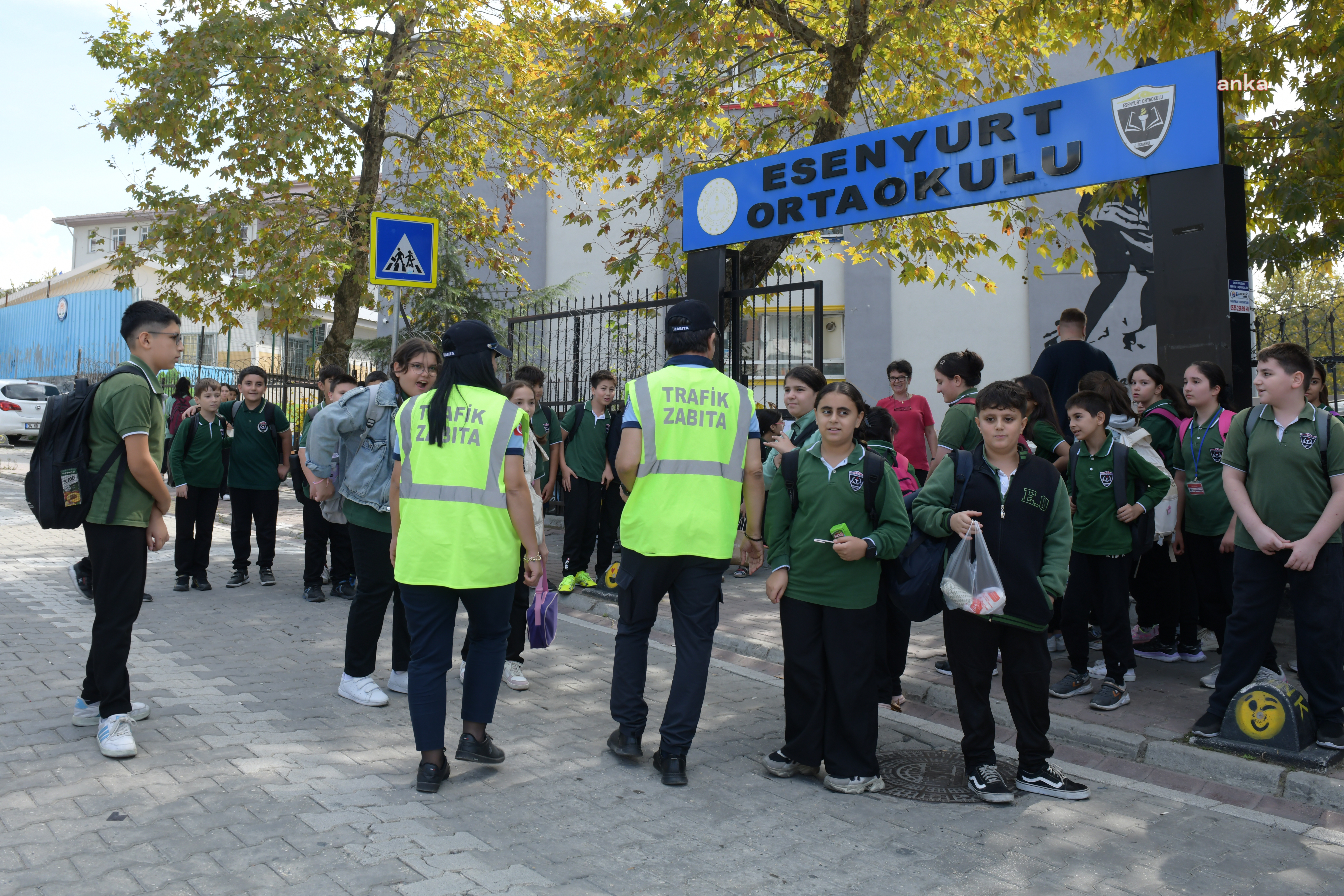 Esenyurt Belediyesi Zabıta Müdürlüğü’nden okulların çevresinde sıkı denetim