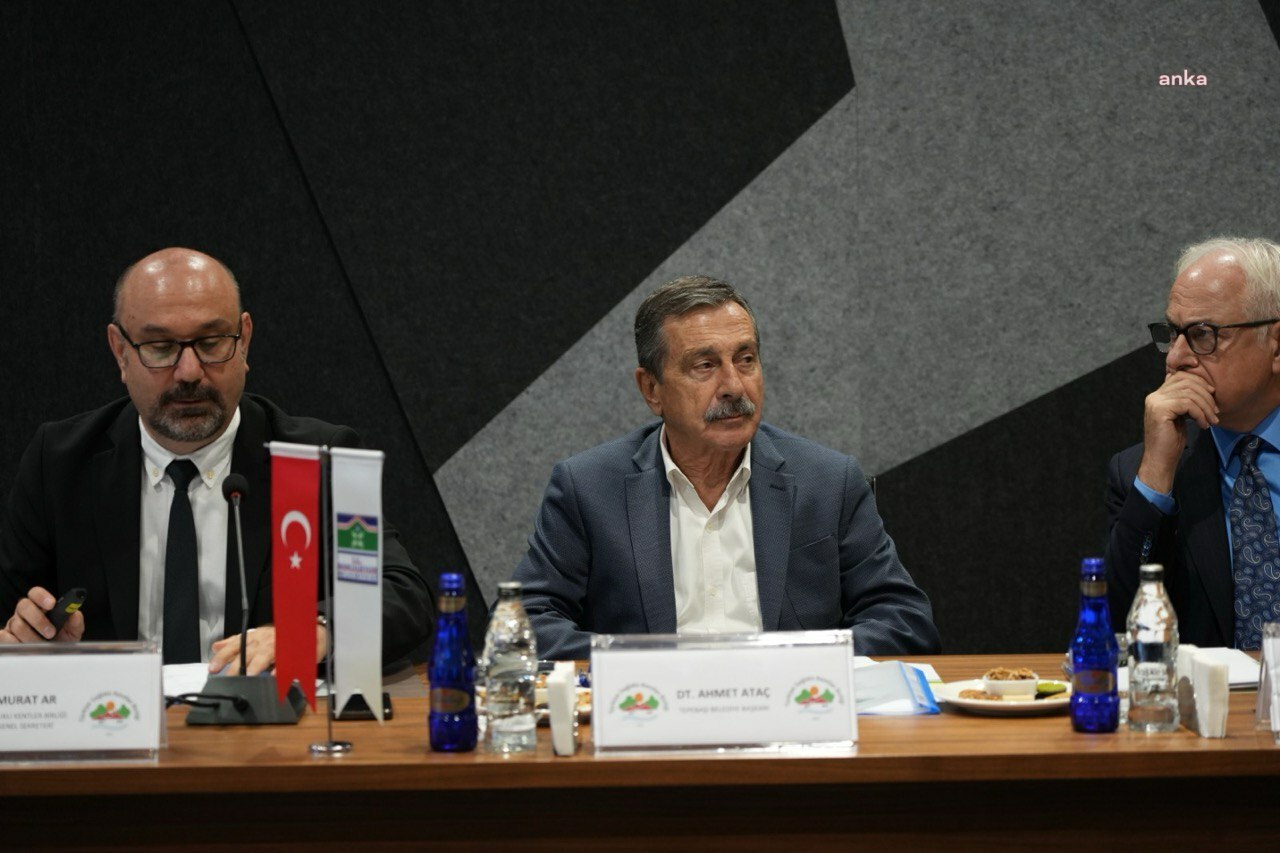 Tepebaşı Belediye Başkanı Ataç, Türkiye Sağlıklı Kentler Birliği Encümen Toplantısı'na katıldı