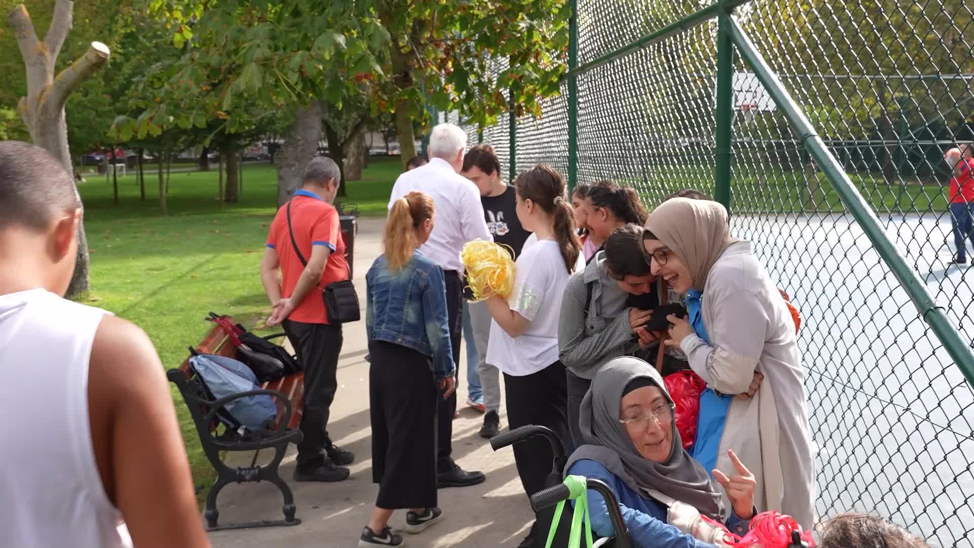 Beykoz Belediye Başkanı Köseler, özel öğrencilerle basketbol oynadı