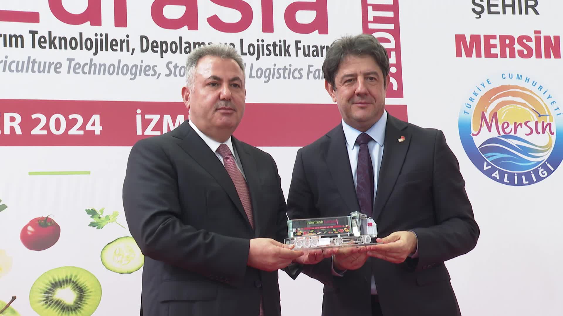 İzmir Büyükşehir Belediye Başkanı Tugay: “Önceliğimiz tarım üretiminde ve gıdada kendine yeten bir şehir olmak”