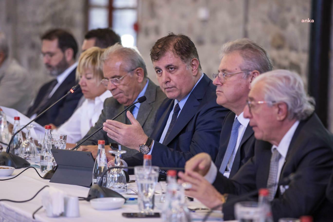 İzmir Büyükşehir Belediye Başkanı Tugay: Bütün dünya dursa da biz durmayacağız. Çalışacağız, Körfez’i temizleyeceğiz
