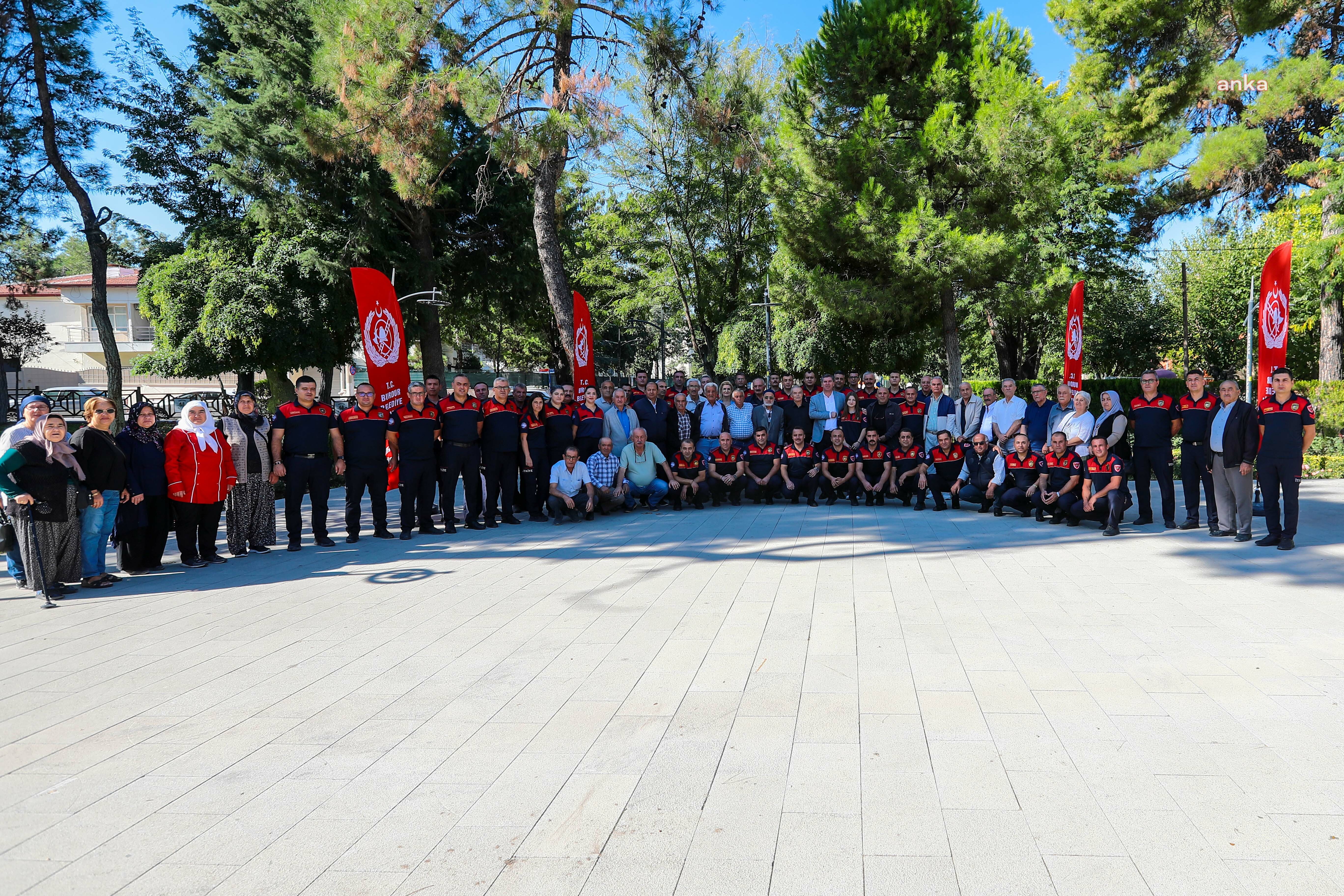 Burdur Belediye Başkanı Ercengiz, itfaiye personeliyle bir araya geldi