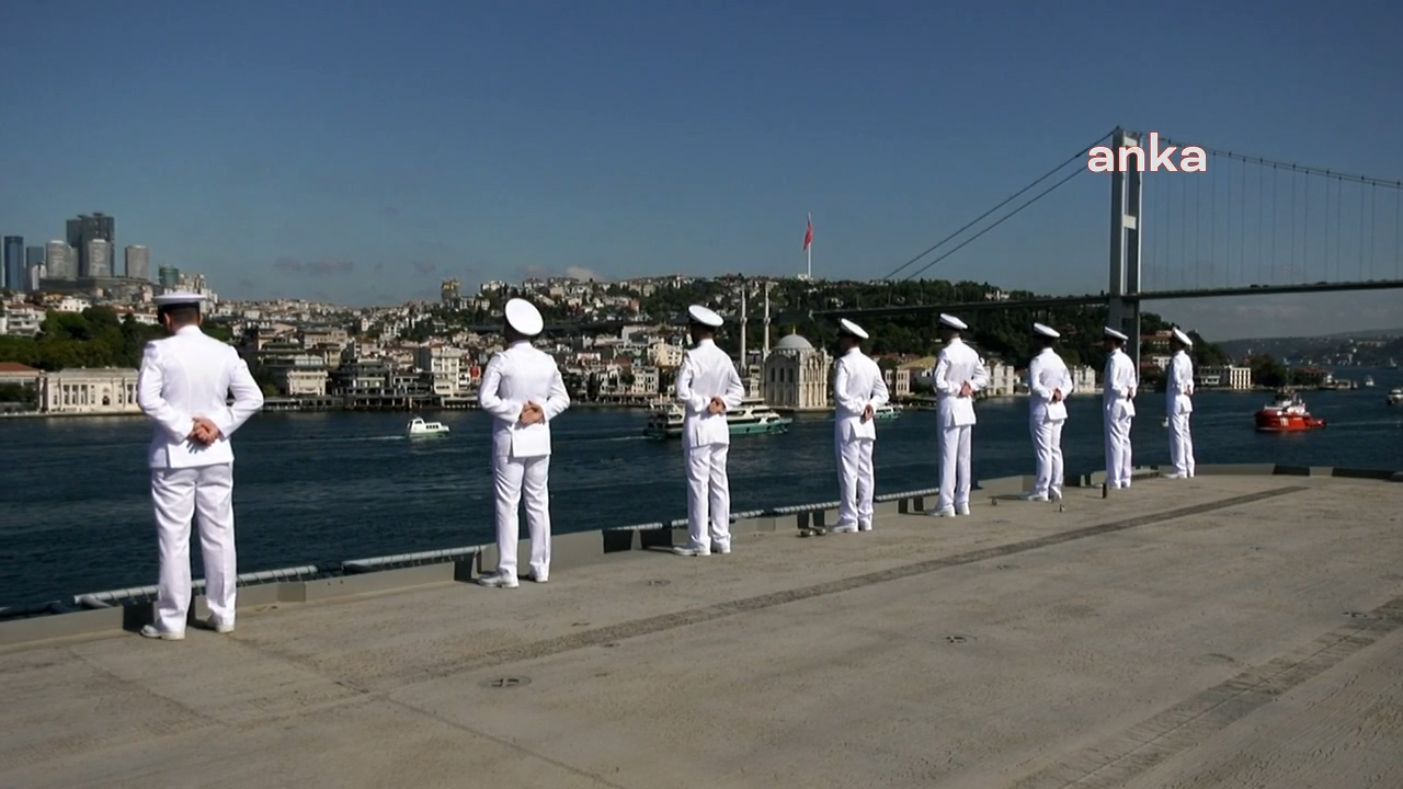 Preveze Deniz Zaferi'nin 486'ncı yıl dönümü İstanbul Boğazı'ndaki geçit töreniyle kutlandı