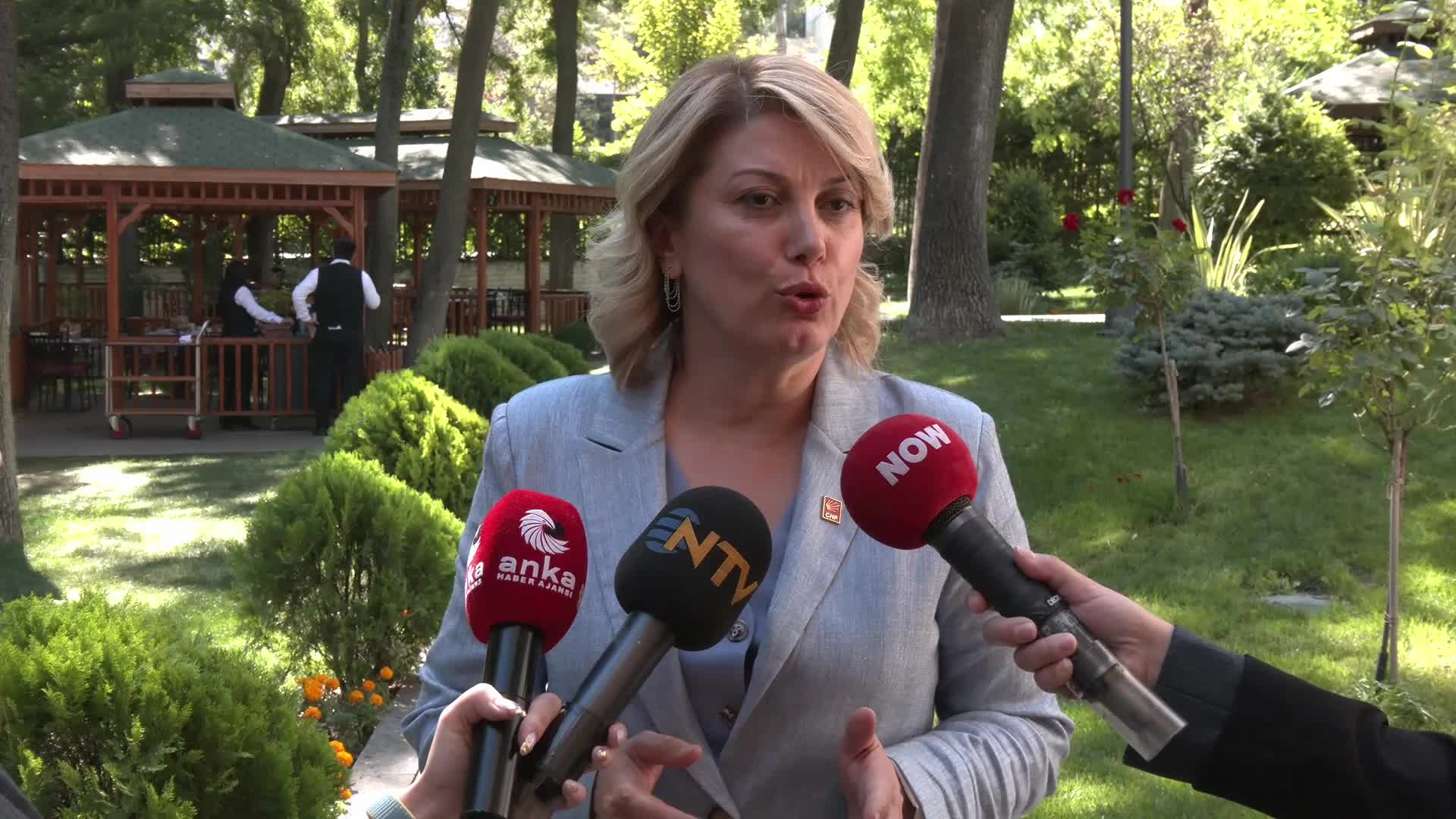 Asu Kaya’dan siyasi partilerin kadın kollarına çağrı: “Kadın ve çocuk cinayetlerine çözüm bulabilmek için Meclis çatısı altında bir araya gelelim”