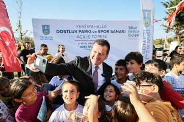 Silivri Belediyesi, Dostluk Parkı ve Spor Sahası'nı hizmete açtı