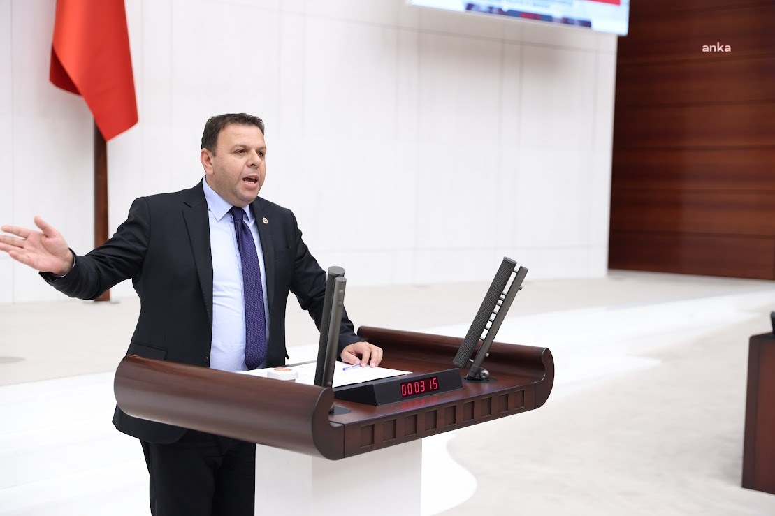 CHP Genel Başkanı Özel, milletvekili Ediz Ün'ün istifasını istedi