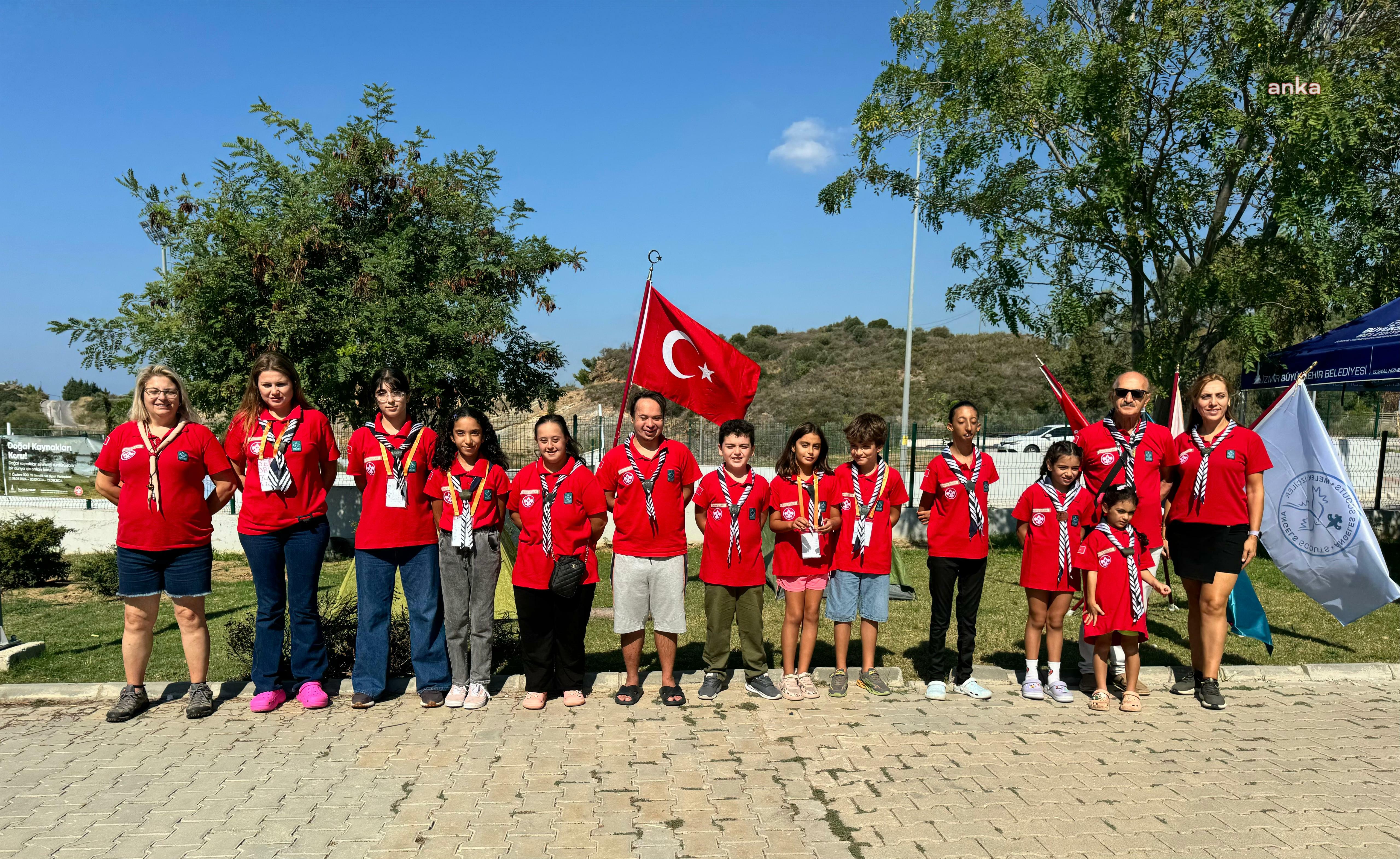 İzmir’de izcilerin kamp mesaisi