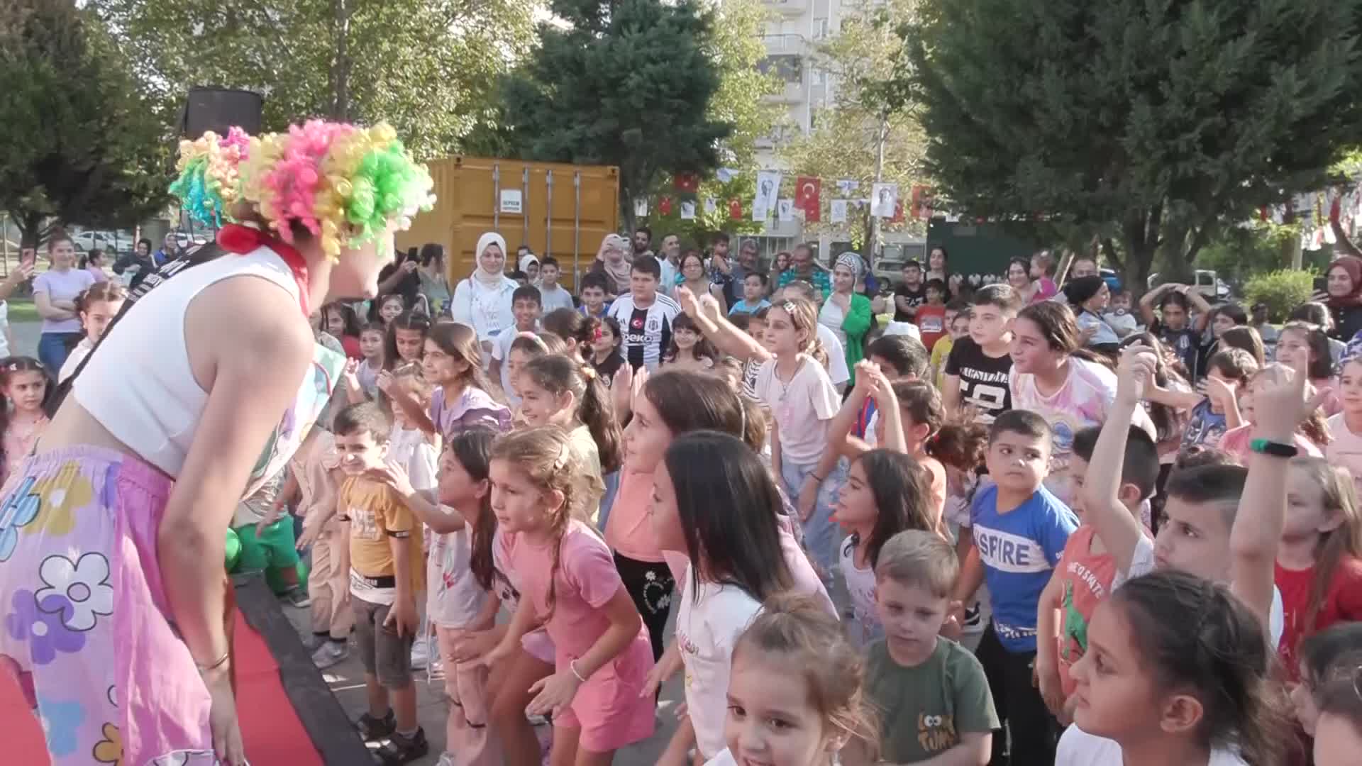 İzmir Bayraklı'da çocuklar Sokak Şenliği’nde buluştu