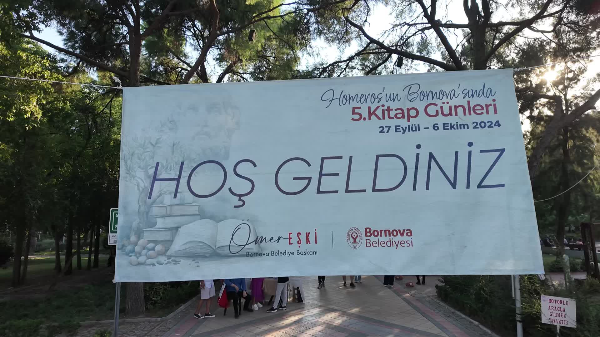 "Homeros’un Bornova’sında Kitap Günleri" başladı: Kitapseverler Büyükpark’ta buluştu