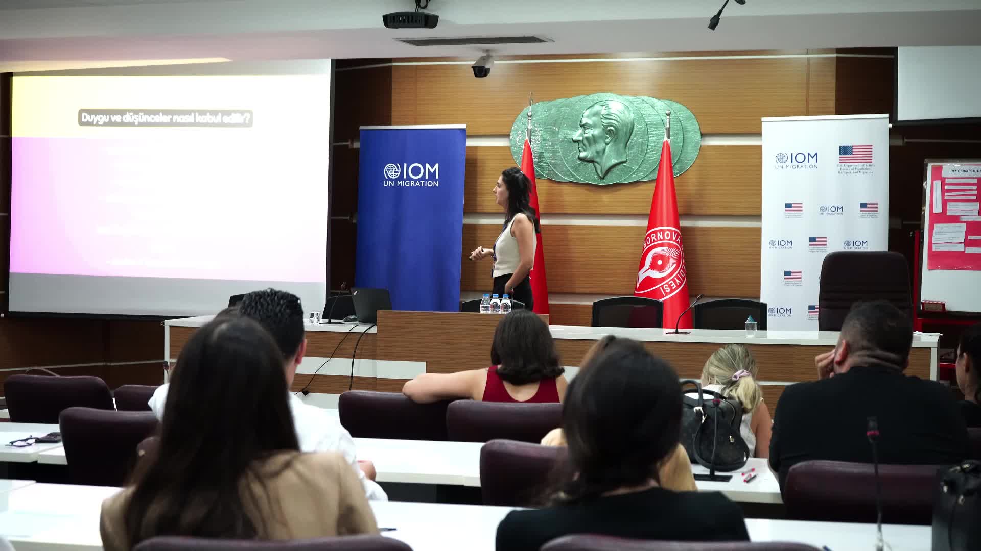 Bornova’da "olumlu ebeveynlik" için ailelere özel eğitim